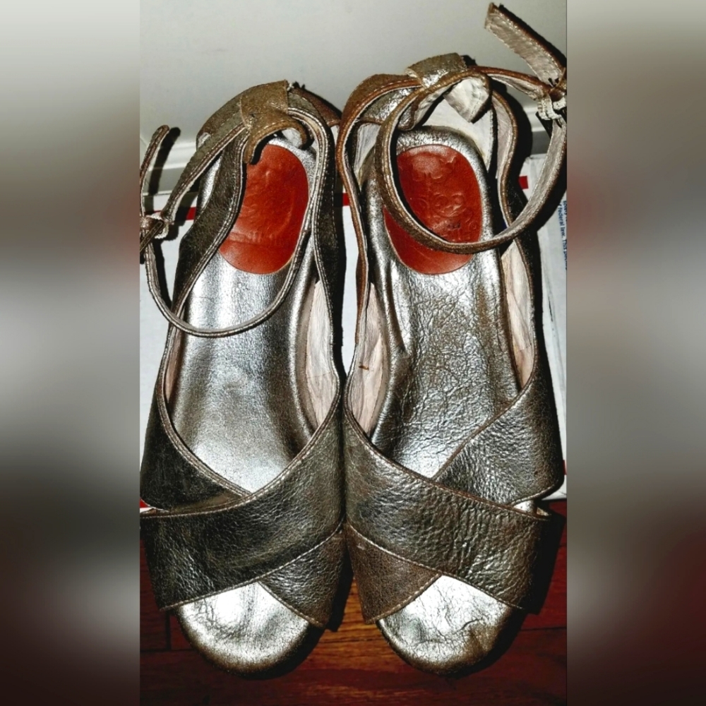 Anthropologie Gee Wawa Metallic Leather Cork Platform Wedge Sandals Women 7.5 M